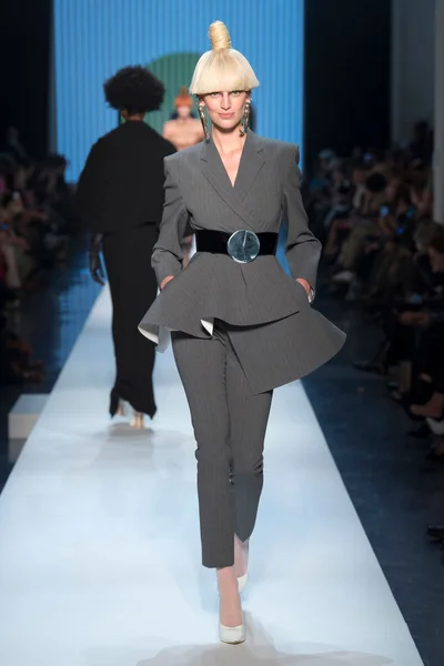 Look 11